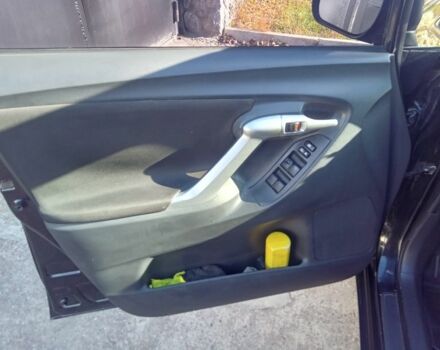 Черный Тойота Версо, объемом двигателя 2 л и пробегом 278 тыс. км за 9500 $, фото 3 на Automoto.ua