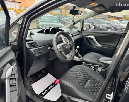 Черный Тойота Версо, объемом двигателя 2 л и пробегом 278 тыс. км за 9490 $, фото 3 на Automoto.ua