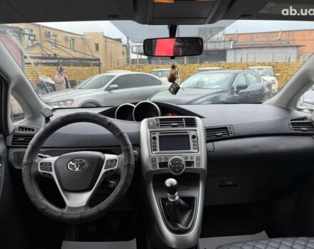 Черный Тойота Версо, объемом двигателя 2 л и пробегом 278 тыс. км за 9490 $, фото 8 на Automoto.ua