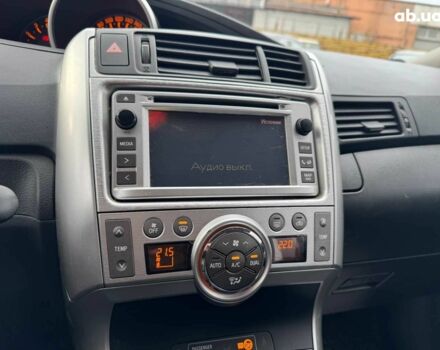 Черный Тойота Версо, объемом двигателя 2 л и пробегом 278 тыс. км за 9490 $, фото 15 на Automoto.ua