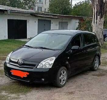 Черный Тойота Версо, объемом двигателя 2 л и пробегом 500 тыс. км за 2000 $, фото 1 на Automoto.ua