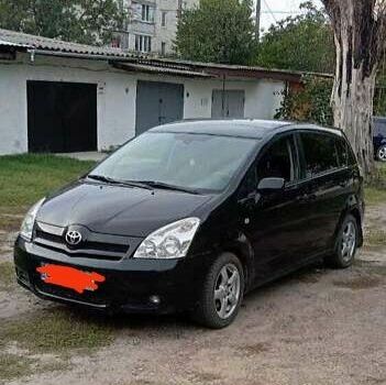 Черный Тойота Версо, объемом двигателя 2 л и пробегом 500 тыс. км за 2000 $, фото 1 на Automoto.ua