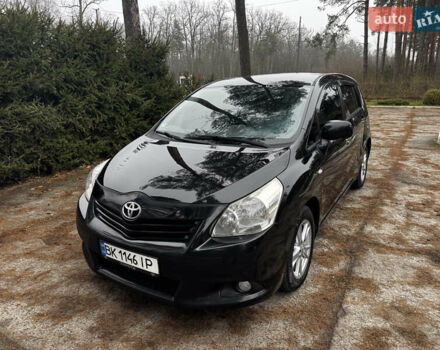 Черный Тойота Версо, объемом двигателя 2 л и пробегом 208 тыс. км за 8500 $, фото 1 на Automoto.ua