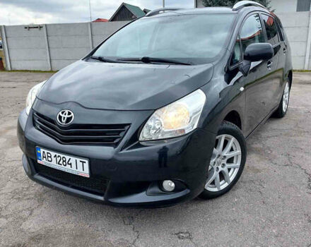 Чорний Тойота Версо, об'ємом двигуна 2 л та пробігом 237 тис. км за 8800 $, фото 1 на Automoto.ua