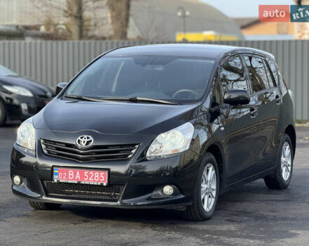 Черный Тойота Версо, объемом двигателя 1.8 л и пробегом 208 тыс. км за 11900 $, фото 1 на Automoto.ua