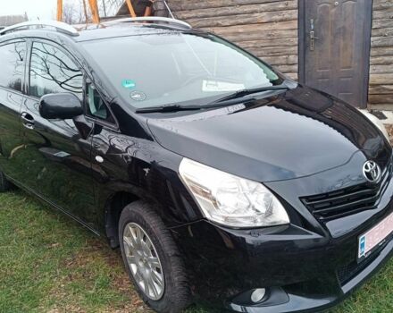 Черный Тойота Версо, объемом двигателя 0 л и пробегом 100 тыс. км за 8500 $, фото 1 на Automoto.ua