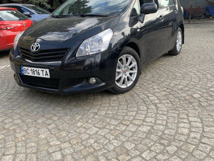 Черный Тойота Версо, объемом двигателя 2 л и пробегом 280 тыс. км за 8400 $, фото 1 на Automoto.ua