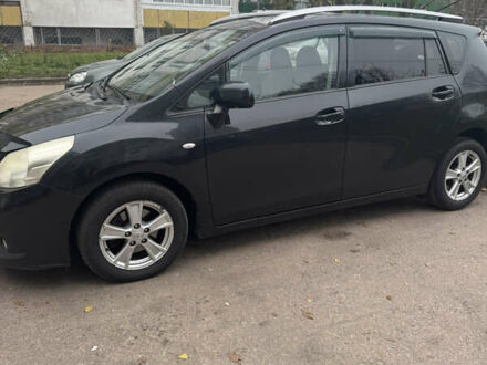 Черный Тойота Версо, объемом двигателя 2 л и пробегом 235 тыс. км за 8000 $, фото 1 на Automoto.ua