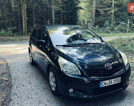 Черный Тойота Версо, объемом двигателя 1.6 л и пробегом 167 тыс. км за 8836 $, фото 1 на Automoto.ua