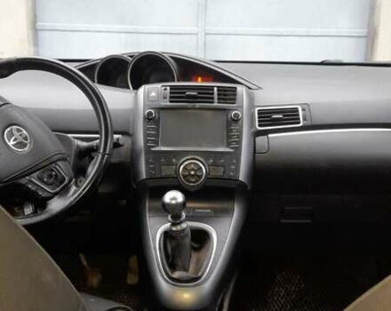 Коричневый Тойота Версо, объемом двигателя 1.5 л и пробегом 167 тыс. км за 10000 $, фото 2 на Automoto.ua