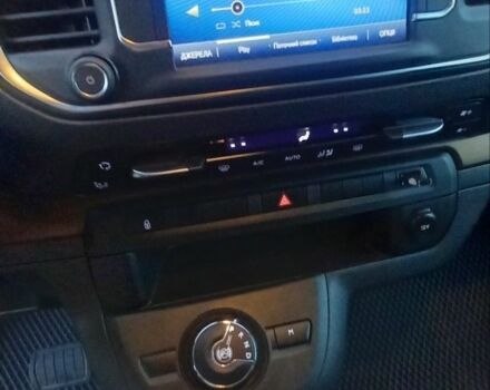 Коричневый Тойота Версо, объемом двигателя 2 л и пробегом 17 тыс. км за 50000 $, фото 5 на Automoto.ua