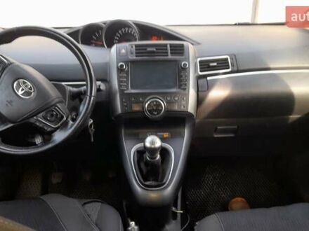 Коричневый Тойота Версо, объемом двигателя 1.5 л и пробегом 167 тыс. км за 10000 $, фото 1 на Automoto.ua