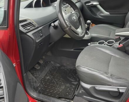 Червоний Тойота Версо, об'ємом двигуна 2 л та пробігом 225 тис. км за 8836 $, фото 12 на Automoto.ua