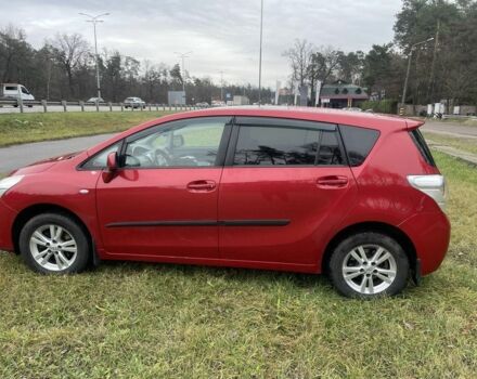 Червоний Тойота Версо, об'ємом двигуна 2 л та пробігом 225 тис. км за 8836 $, фото 5 на Automoto.ua