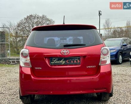 Красный Тойота Версо, объемом двигателя 2 л и пробегом 175 тыс. км за 8700 $, фото 5 на Automoto.ua