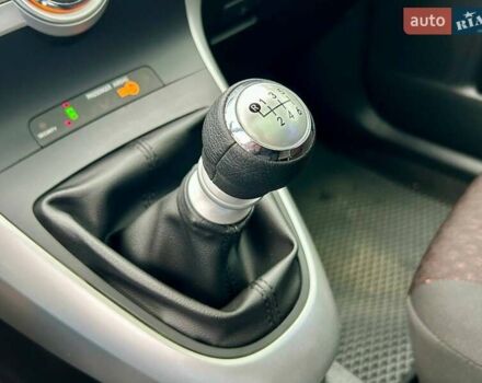 Красный Тойота Версо, объемом двигателя 2 л и пробегом 175 тыс. км за 8700 $, фото 24 на Automoto.ua