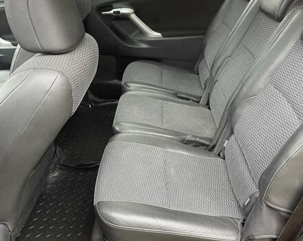 Красный Тойота Версо, объемом двигателя 2 л и пробегом 225 тыс. км за 8836 $, фото 14 на Automoto.ua