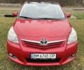 Красный Тойота Версо, объемом двигателя 2 л и пробегом 225 тыс. км за 8836 $, фото 1 на Automoto.ua