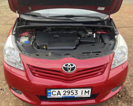 Червоний Тойота Версо, об'ємом двигуна 2 л та пробігом 175 тис. км за 7999 $, фото 4 на Automoto.ua