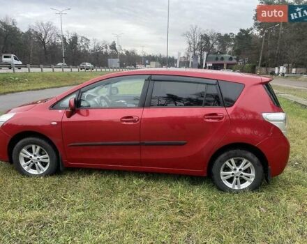 Красный Тойота Версо, объемом двигателя 2 л и пробегом 225 тыс. км за 8836 $, фото 4 на Automoto.ua