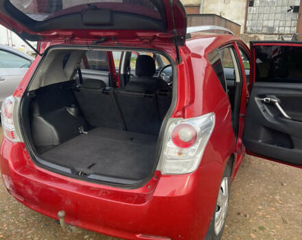 Червоний Тойота Версо, об'ємом двигуна 2 л та пробігом 175 тис. км за 7999 $, фото 11 на Automoto.ua