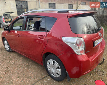 Червоний Тойота Версо, об'ємом двигуна 2 л та пробігом 175 тис. км за 7999 $, фото 3 на Automoto.ua