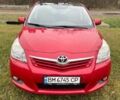 Червоний Тойота Версо, об'ємом двигуна 2 л та пробігом 225 тис. км за 8668 $, фото 1 на Automoto.ua