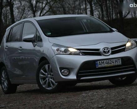 Тойота Версо, объемом двигателя 2.2 л и пробегом 157 тыс. км за 10600 $, фото 1 на Automoto.ua