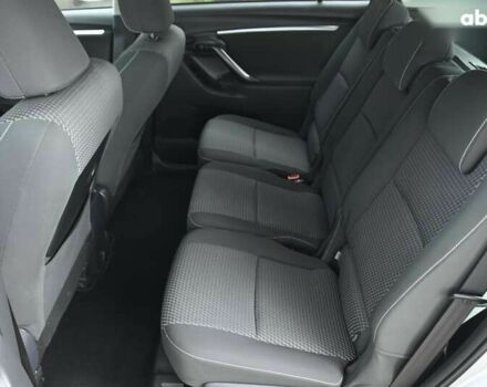 Тойота Версо, объемом двигателя 2.2 л и пробегом 157 тыс. км за 10600 $, фото 24 на Automoto.ua