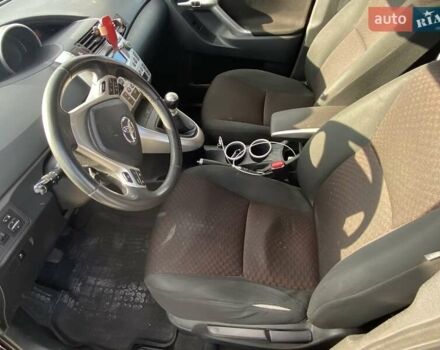 Тойота Версо, об'ємом двигуна 2 л та пробігом 292 тис. км за 8100 $, фото 8 на Automoto.ua