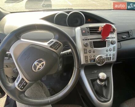 Тойота Версо, об'ємом двигуна 2 л та пробігом 292 тис. км за 8100 $, фото 6 на Automoto.ua