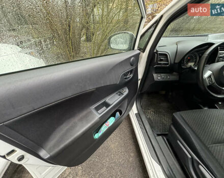 Тойота Версо, объемом двигателя 1.4 л и пробегом 160 тыс. км за 8800 $, фото 10 на Automoto.ua