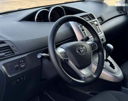 Тойота Версо, об'ємом двигуна 2.2 л та пробігом 162 тис. км за 12500 $, фото 19 на Automoto.ua