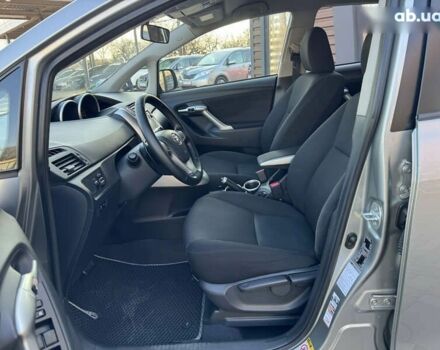 Тойота Версо, об'ємом двигуна 2.2 л та пробігом 162 тис. км за 12500 $, фото 20 на Automoto.ua