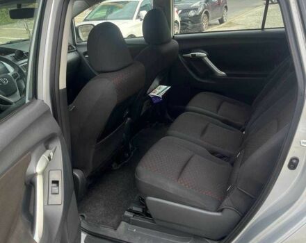 Серый Тойота Версо, объемом двигателя 2 л и пробегом 270 тыс. км за 9000 $, фото 6 на Automoto.ua