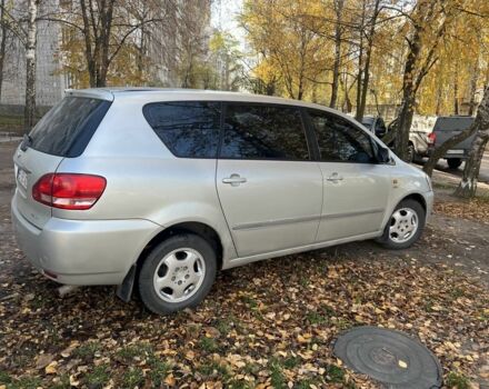 Сірий Тойота Версо, об'ємом двигуна 2 л та пробігом 350 тис. км за 2450 $, фото 5 на Automoto.ua