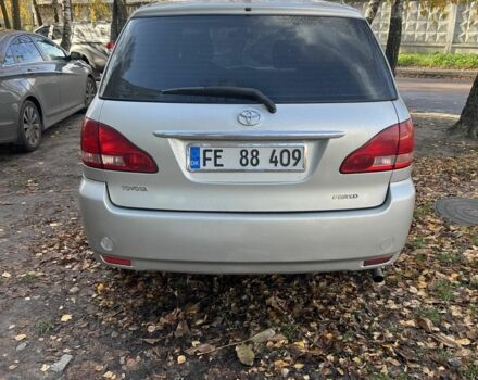 Сірий Тойота Версо, об'ємом двигуна 2 л та пробігом 350 тис. км за 2450 $, фото 1 на Automoto.ua