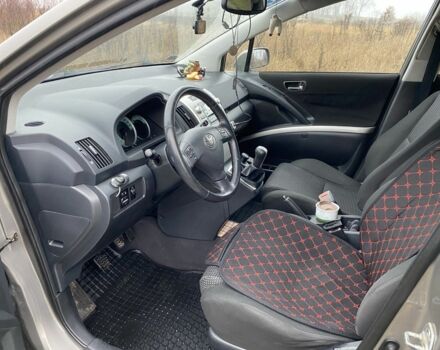 Сірий Тойота Версо, об'ємом двигуна 2.2 л та пробігом 277 тис. км за 6800 $, фото 5 на Automoto.ua