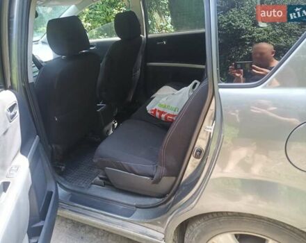Серый Тойота Версо, объемом двигателя 2 л и пробегом 340 тыс. км за 4500 $, фото 4 на Automoto.ua