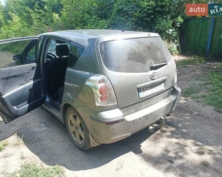 Серый Тойота Версо, объемом двигателя 2 л и пробегом 340 тыс. км за 4500 $, фото 1 на Automoto.ua