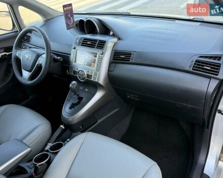 Серый Тойота Версо, объемом двигателя 2.2 л и пробегом 170 тыс. км за 10700 $, фото 35 на Automoto.ua