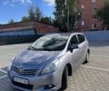 Сірий Тойота Версо, об'ємом двигуна 2 л та пробігом 350 тис. км за 7800 $, фото 1 на Automoto.ua