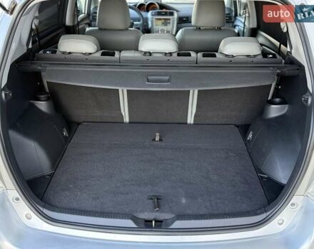 Серый Тойота Версо, объемом двигателя 2.2 л и пробегом 170 тыс. км за 10700 $, фото 29 на Automoto.ua