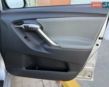 Серый Тойота Версо, объемом двигателя 2.2 л и пробегом 170 тыс. км за 10700 $, фото 39 на Automoto.ua