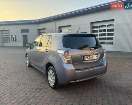 Серый Тойота Версо, объемом двигателя 2 л и пробегом 278 тыс. км за 9499 $, фото 10 на Automoto.ua