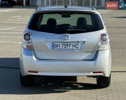 Серый Тойота Версо, объемом двигателя 2.2 л и пробегом 170 тыс. км за 10700 $, фото 5 на Automoto.ua