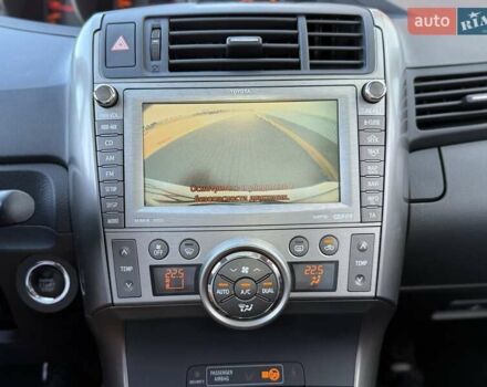 Серый Тойота Версо, объемом двигателя 2.2 л и пробегом 170 тыс. км за 10700 $, фото 49 на Automoto.ua