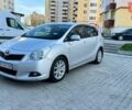 Серый Тойота Версо, объемом двигателя 2.2 л и пробегом 298 тыс. км за 9900 $, фото 1 на Automoto.ua