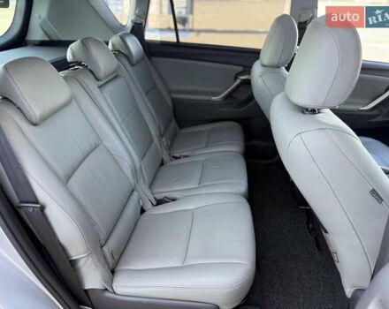 Серый Тойота Версо, объемом двигателя 2.2 л и пробегом 170 тыс. км за 10700 $, фото 32 на Automoto.ua