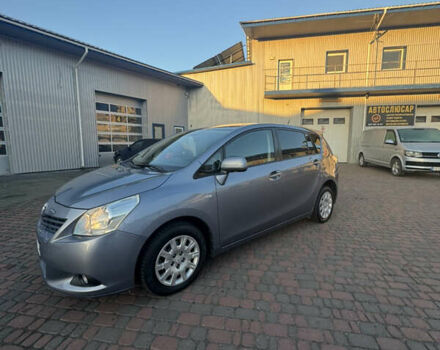 Серый Тойота Версо, объемом двигателя 2 л и пробегом 278 тыс. км за 9499 $, фото 3 на Automoto.ua